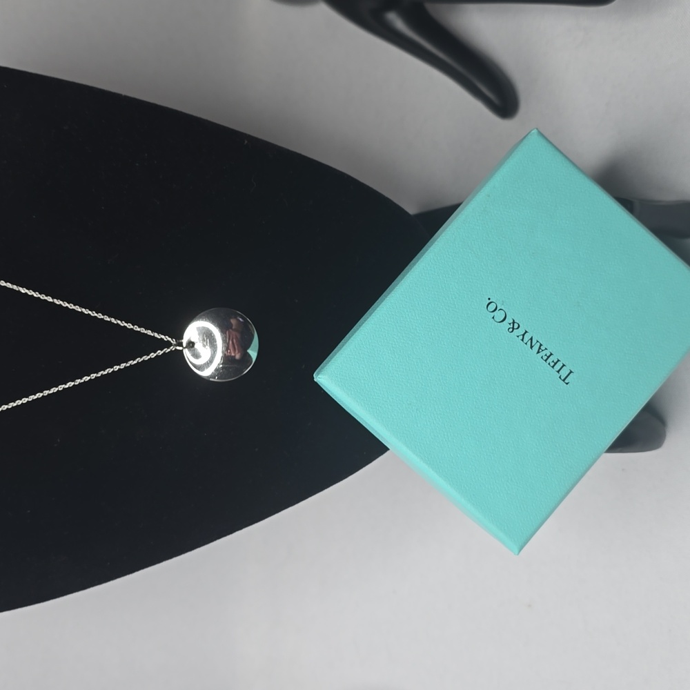 Tiffany & Co  Elsa Peretti  24 mm Thumbprint Round on chain